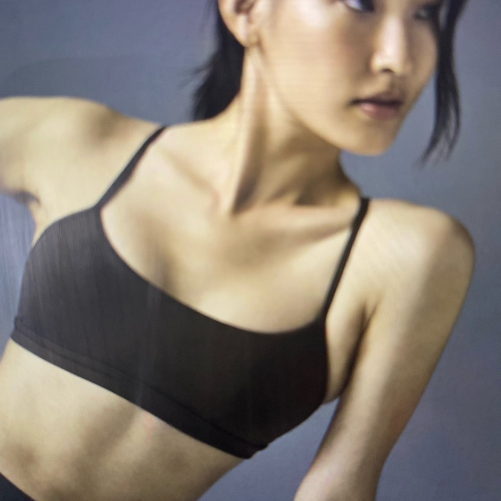 Alo yoga airlift intrigue Bra Medium - fits more like a Small